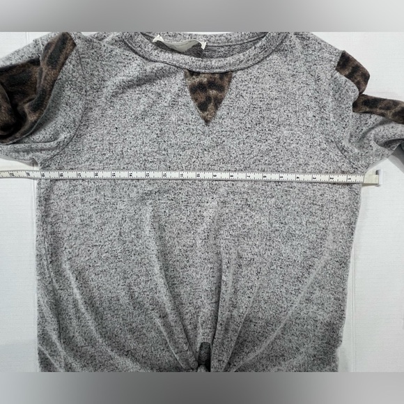 Vintage Havana super soft pullover top with leopard stripe down sleeves - Picture 7 of 8